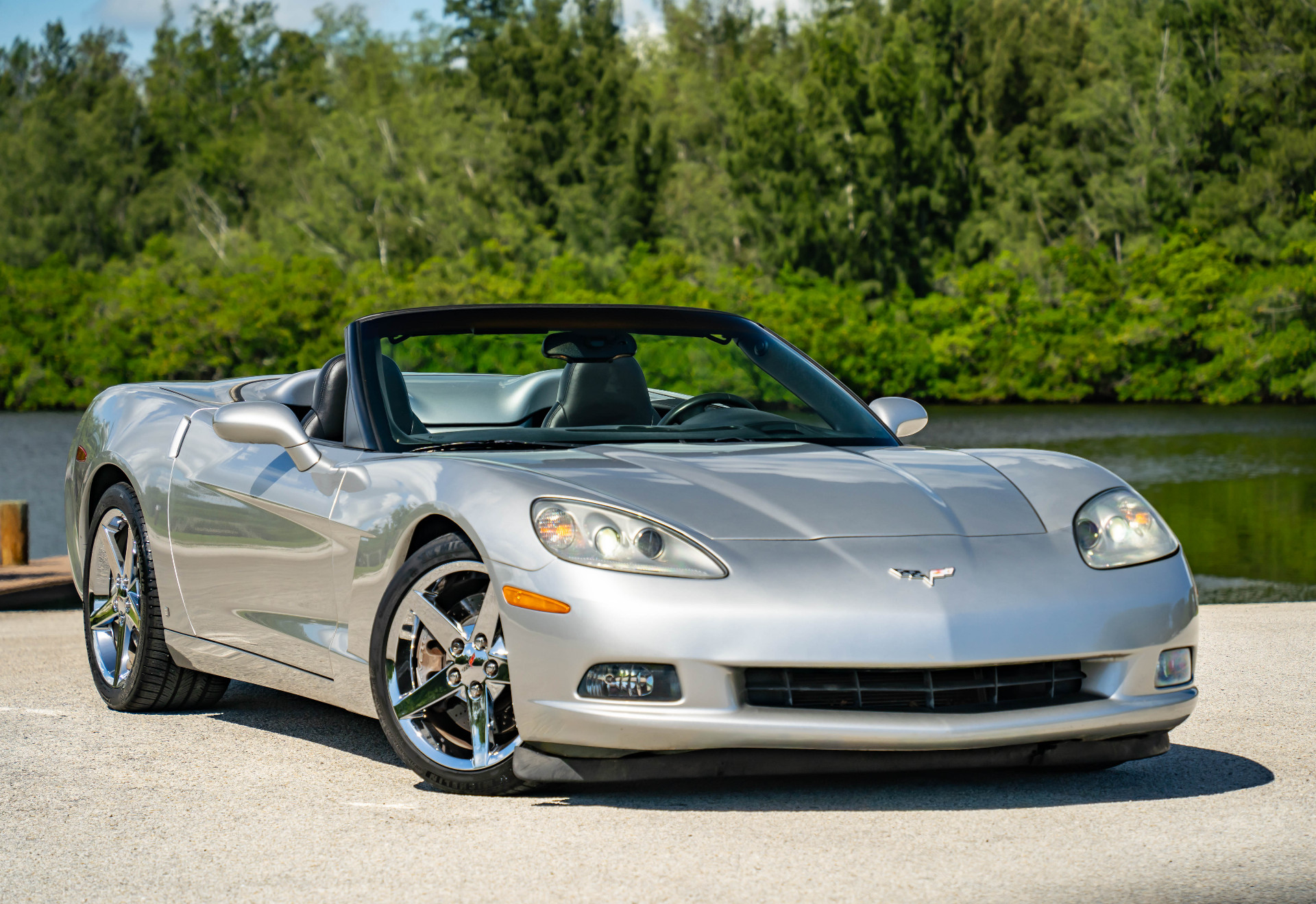 Machine Silver Metallic 2007 Chevrolet Corvette Convertible Rear-Wheel Drive 6-Speed Manual
