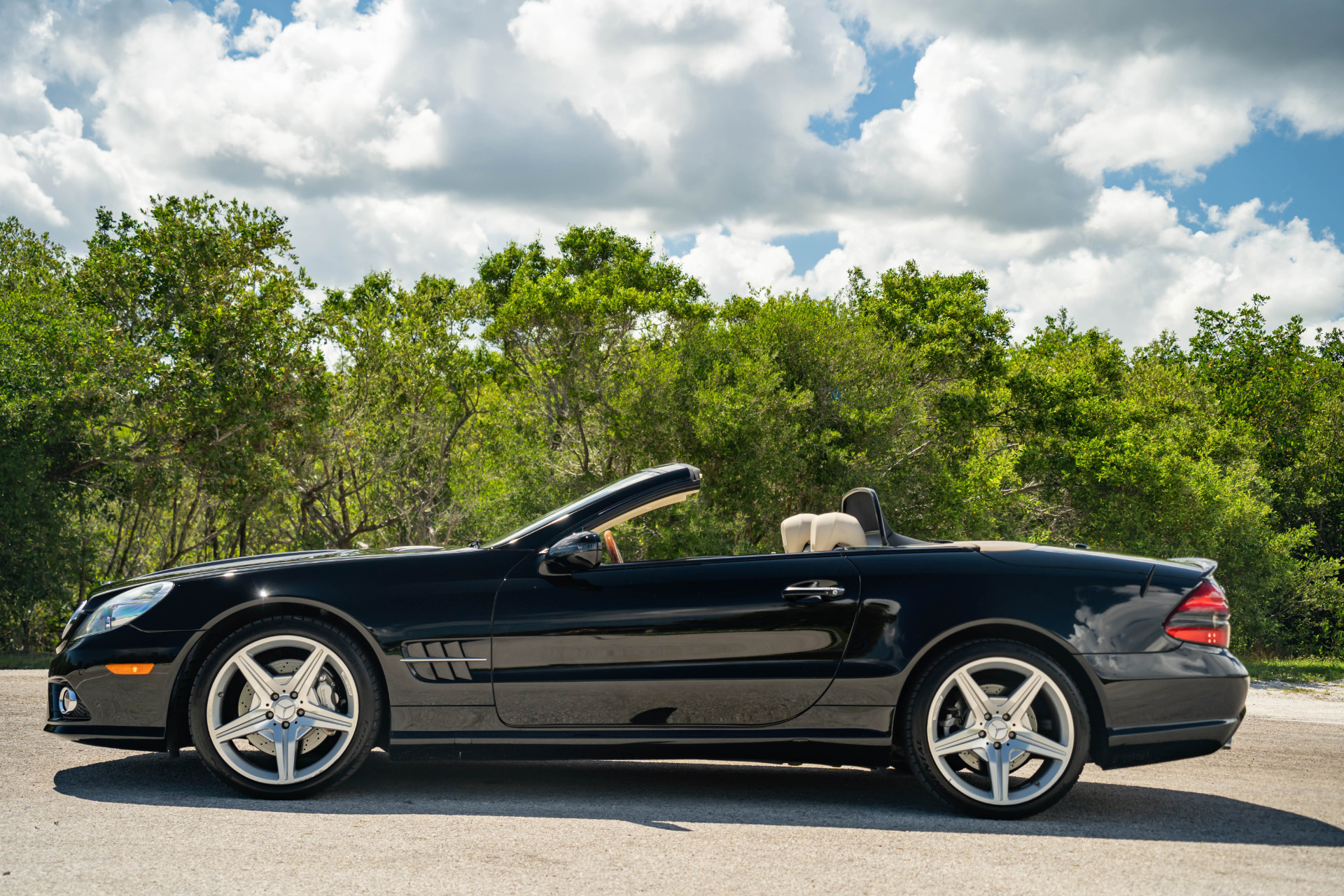 2009 Mercedes-Benz SL-Class SL550 - Photo 25
