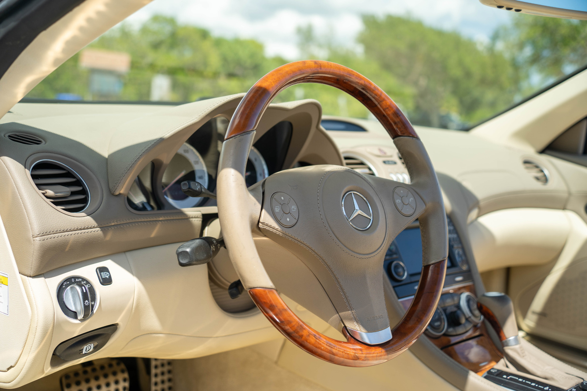 2009 Mercedes-Benz SL-Class SL550 - Photo 54