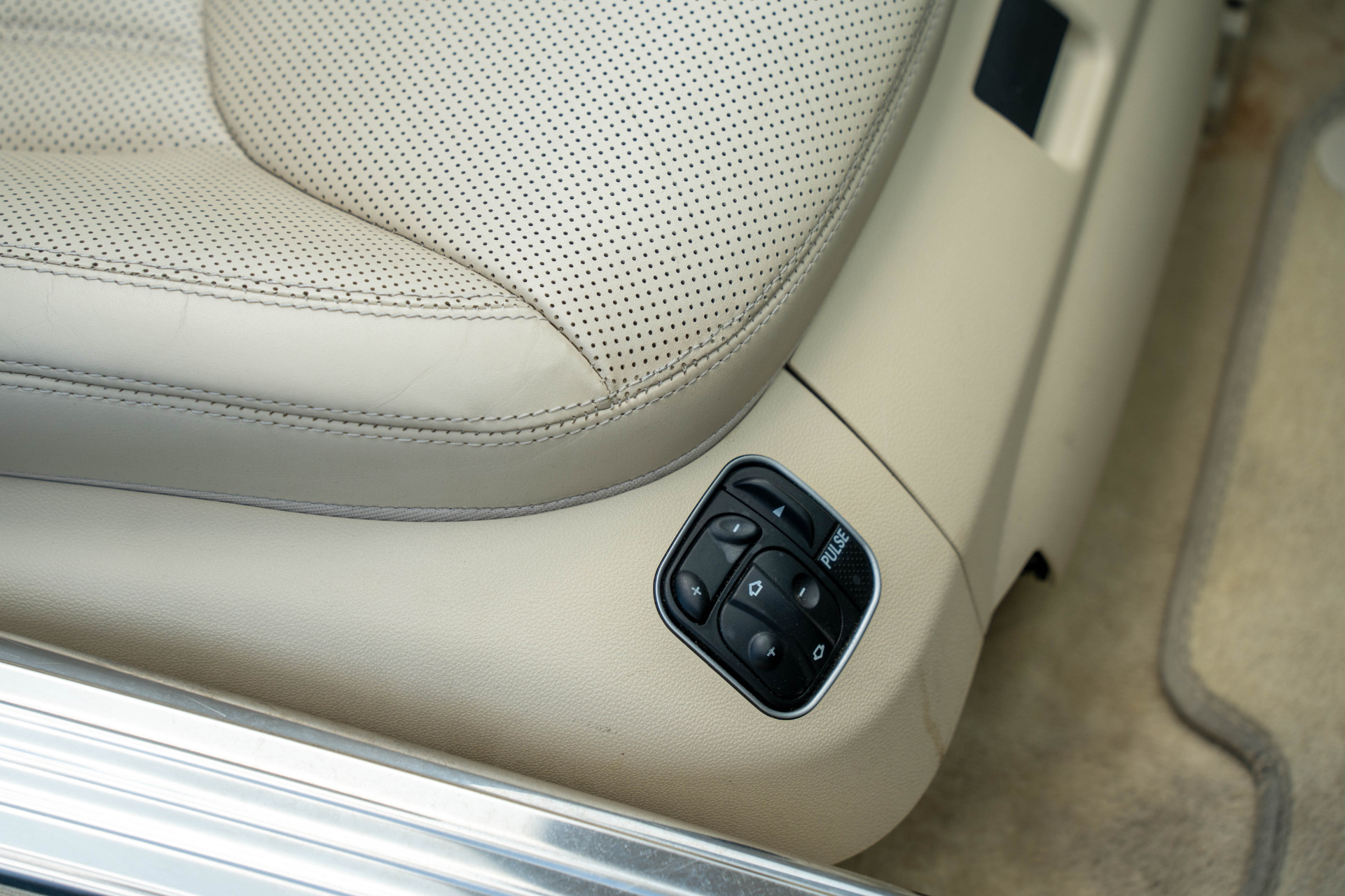 2009 Mercedes-Benz SL-Class SL550 - Photo 60