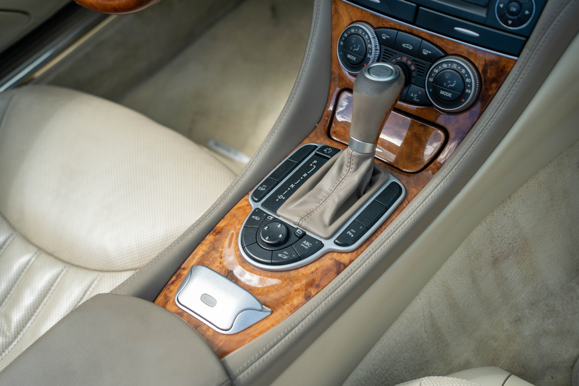 2009 Mercedes-Benz SL-Class SL550 - Photo 62